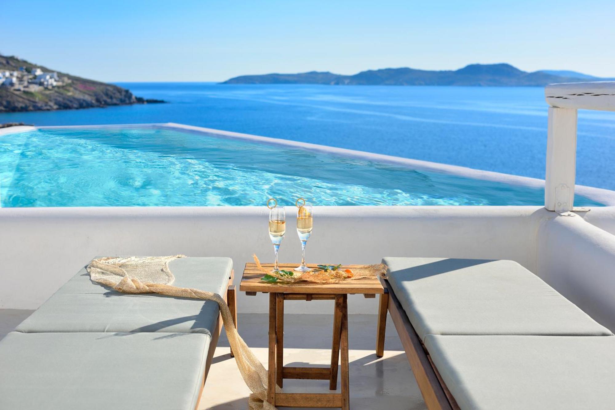 Amazon Mykonos Suites & Spa Agios Ioannis Diakoftis Ngoại thất bức ảnh